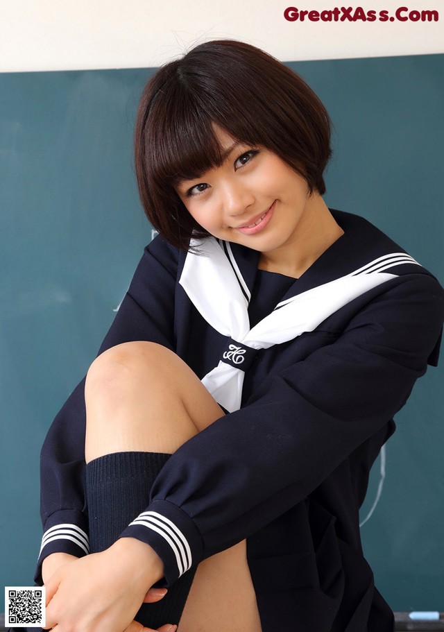 Hitomi Yasueda - Bea Chubbyebony Posing No.2e4cf1